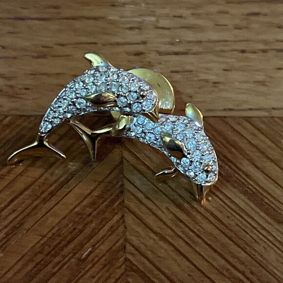 Vintage Swan Stamp SWAROVSKI Pave Crystal RS Gold Tone Leaping Dolphin Pair Pin - Picture 1 of 6